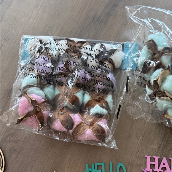 Assorted Easter Decorations - Picture 11 of 13